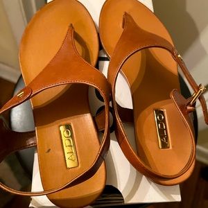 Open toe sandals